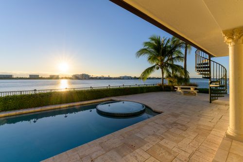 7 Duke Dr, Lake Worth Beach, FL, 33460-6363 | Card Image