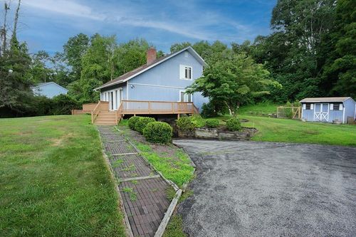 3 Dill Ln, Poughkeepsie, NY, 12601-6306 | Card Image