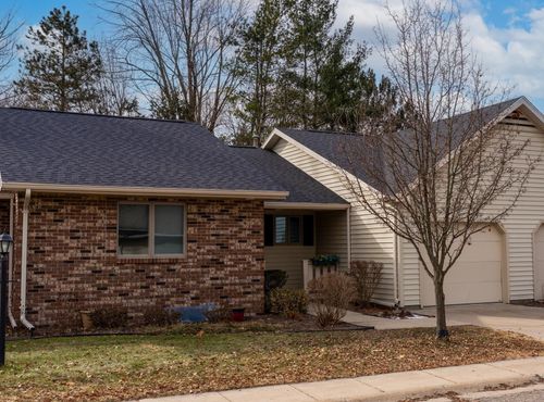 130 Peachwood Ln, Mt Pleasant, MI, 48858-6108 | Card Image