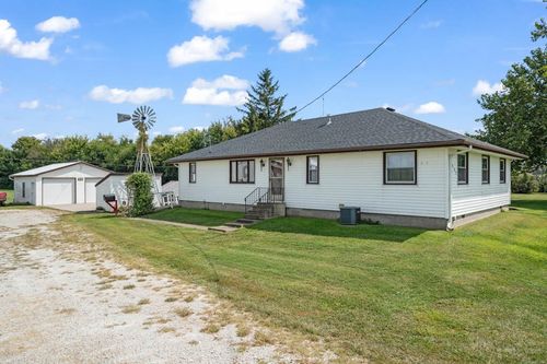 8597 Ne 112th St, Mitchellville, IA, 50169-9676 | Card Image