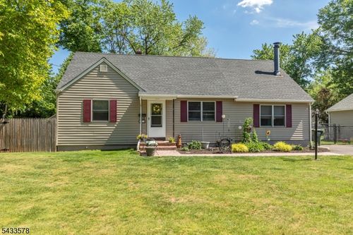 1 Edgar Ave, Green Brook, NJ, 08812-2408 | Card Image