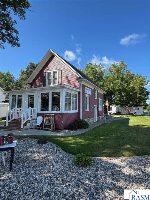 917 State St N, Waseca, MN, 56093-2851 | Card Image