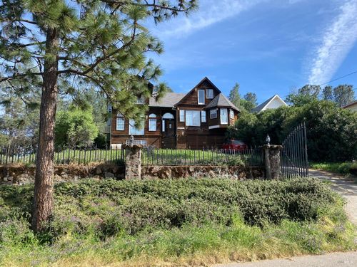 17396 Meadow View Dr, Hidden Valley Lake, CA, 95467-8090 | Card Image