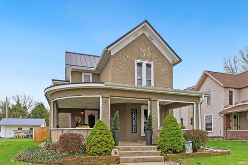 203 W Berry St, Middlebury, IN, 46540-4401 | Card Image