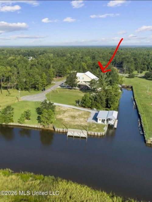 2462 Iki Place, Diamondhead, MS, 39525 | Card Image