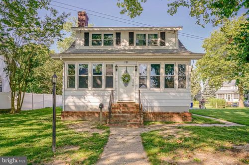 18 Spring St, CARNEYS POINT, NJ, 08069-2028 | Card Image