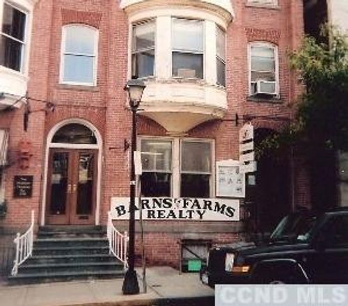 518 Warren St, Hudson, NY, 12534-2847 | Card Image