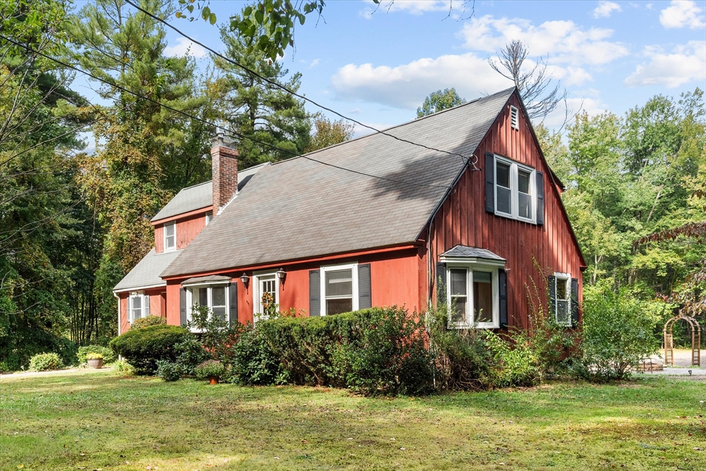 Lawndale Rd, Tyngsboro, MA 01879