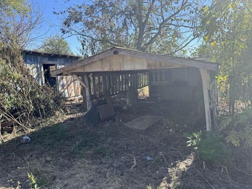 948 S Williamson St, Giddings, TX, 78942-4808 | Card Image