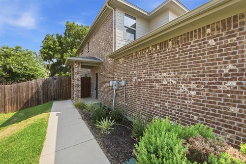 809 Jameson St, Weatherford, TX, 76086-2635 | Card Image