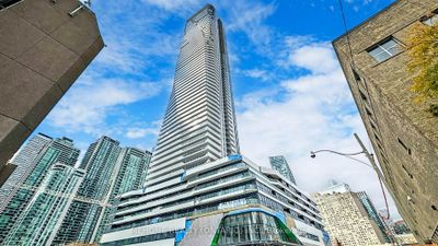 2507 - 28 Freeland St, Condo with 2 bedrooms, 1 bathrooms and null parking in Toronto ON | Image 1