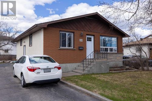 294 Algonquin Ave S, Thunder Bay, ON, P7B4T5 | Card Image