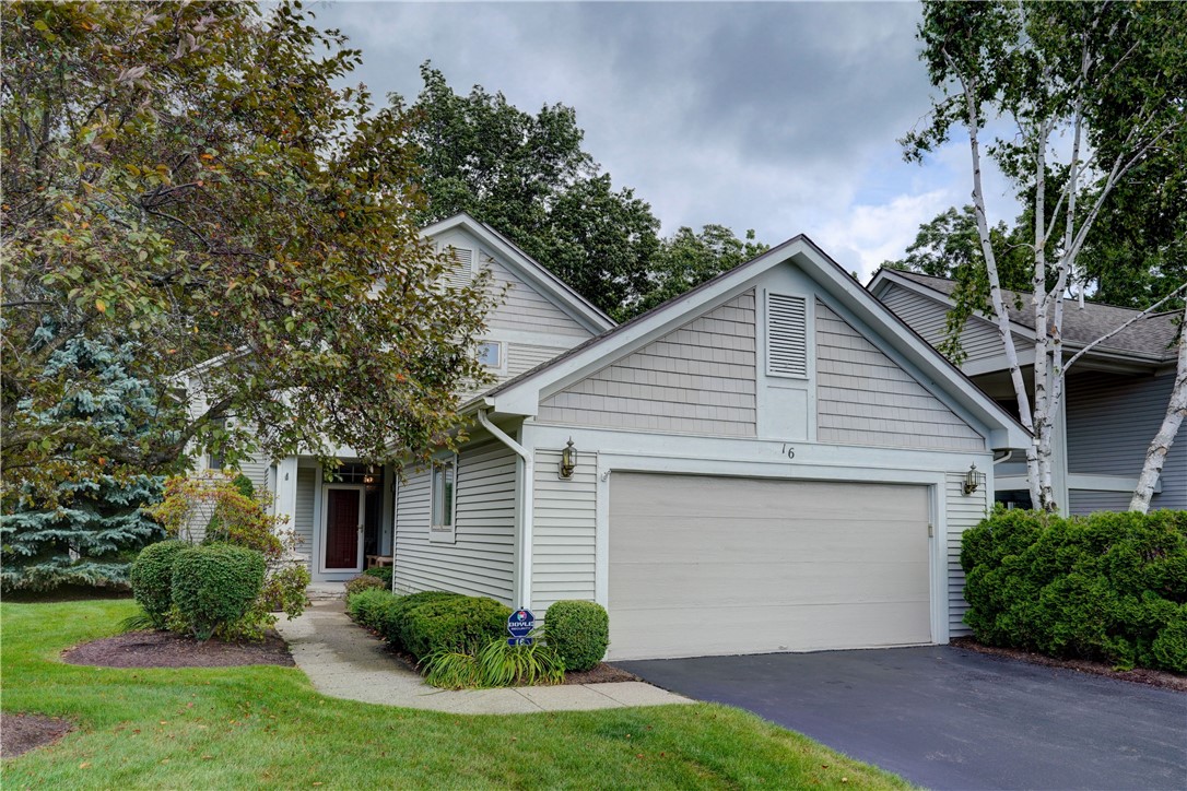 Bristol View Dr, Fairport, NY 14450