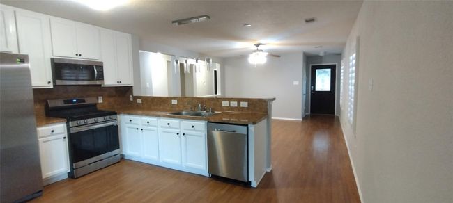2518 Skyview Cove Ct, House other with 3 bedrooms, 2 bathrooms and 2 parking in Houston TX | Image 6