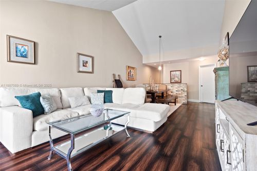 60-4743 Nw 97th Ct, Doral, FL, 33178-1979 | Card Image