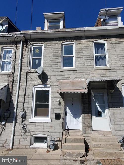 923 Culvert St, READING, PA, 19602-2529 | Card Image