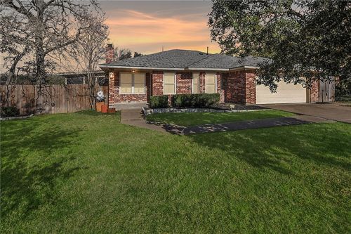 3601 Brighton Dr, Bryan, TX, 77802-5802 | Card Image