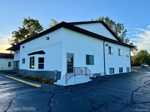 5046 Davison Rd, Burton, MI, 48509-1514 | Card Image