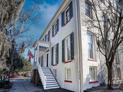 4-201 W Liberty St, Savannah, GA, 31401-3909 | Card Image