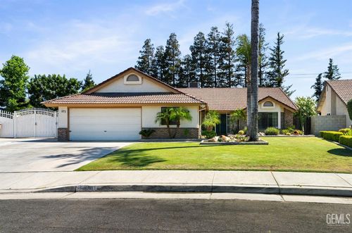 9401 Eagle Oak Rd, Bakersfield, CA, 93311-2426 | Card Image