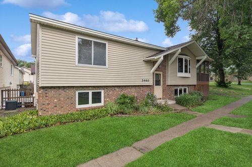 3460 Pilgrim Ln N, Plymouth, MN, 55441-2467 | Card Image