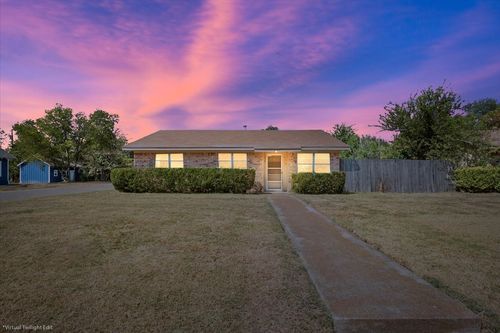 1018 S 11th St, Temple, TX, 76504-5634 | Card Image