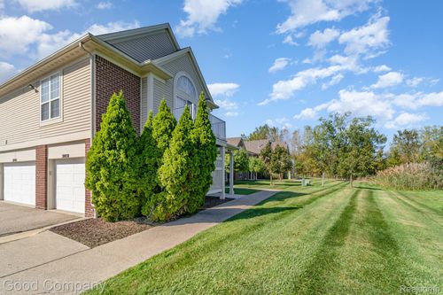 30050 Heritage Pkwy, Warren, MI, 48092-4693 | Card Image