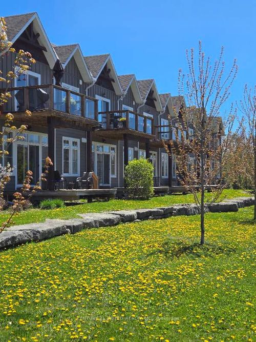 105-29 Lakewood Cres, Bobcaygeon, ON, K0M1A0 | Card Image