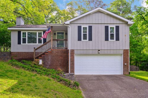 195 Brownwood Cir, Ringgold, GA, 30736-5612 | Card Image