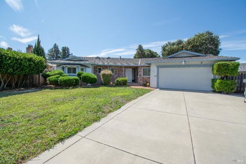 751 Hillcrest Ct, Fairfield, CA, 94533-3619 | Card Image
