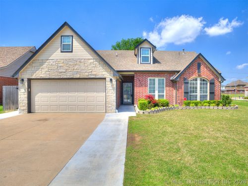 8824 N 130th East Ave, Owasso, OK, 74055-4710 | Card Image
