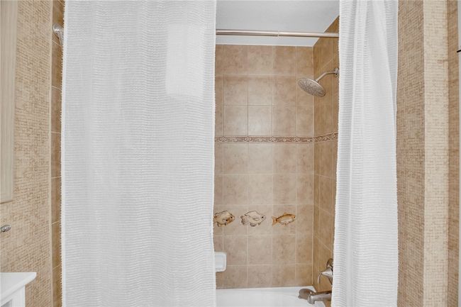 Master bathroom tub and shower combo | Image 17