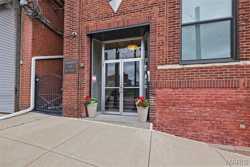 9-7 Alby St, Alton, IL, 62002-6281 | Card Image