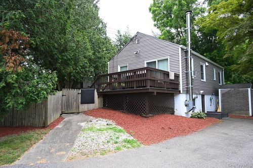 3 New Castle Dr, Mount Kisco, NY, 10549-3509 | Card Image