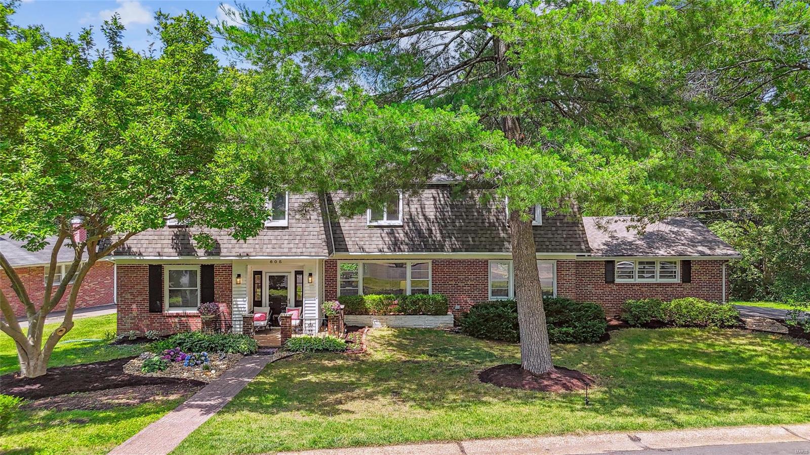Langton Dr, Saint Louis, MO 63105