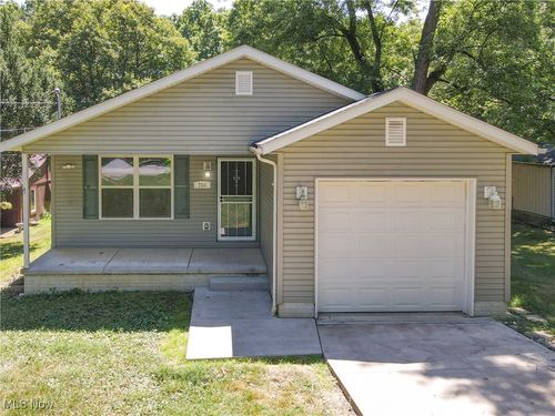754 Peck Rd, Tallmadge, OH, 44278-3153 | Card Image
