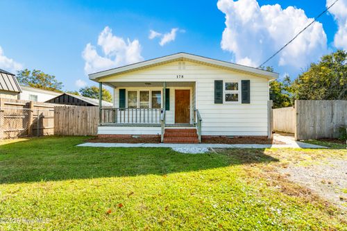 178 Arthur Farm Rd, Newport, NC, 28570-6548 | Card Image