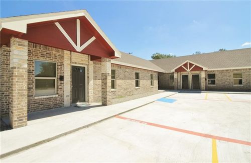 724 Kleberg Ave, Kingsville, TX, 78363-3903 | Card Image