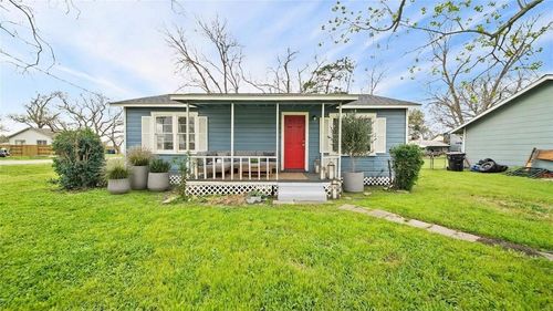 234 E Texas St, Brazoria, TX, 77422-8731 | Card Image
