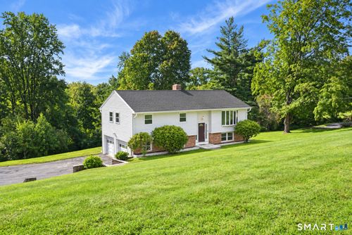 3 Holly Ln, Brookfield, CT, 06804-3615 | Card Image