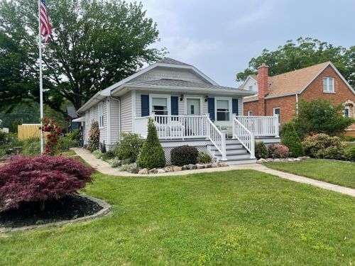 108 S Berrien St, New Buffalo, MI, 49117-1324 | Card Image
