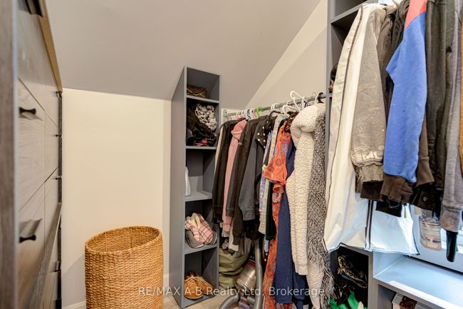 239 Nile St, House other with 4 bedrooms, 2 bathrooms and 8 parking in Stratford ON | Image 35