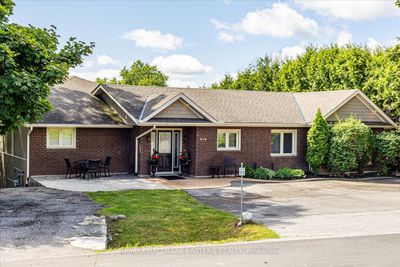 923 Skyline Rd, House other with 5 bedrooms, 3 bathrooms and 6 parking in Ennismore ON | Image 2