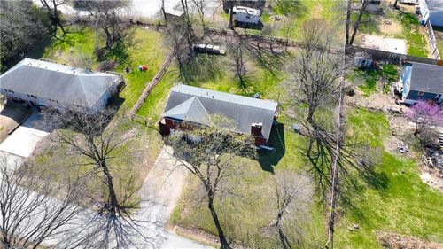 8801 Orchard St, Pleasant Valley, MO, 64068-8636 | Card Image