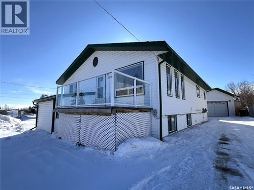 204 9th Ave E, Meadow Lake, SK, S9X1G3 | Card Image