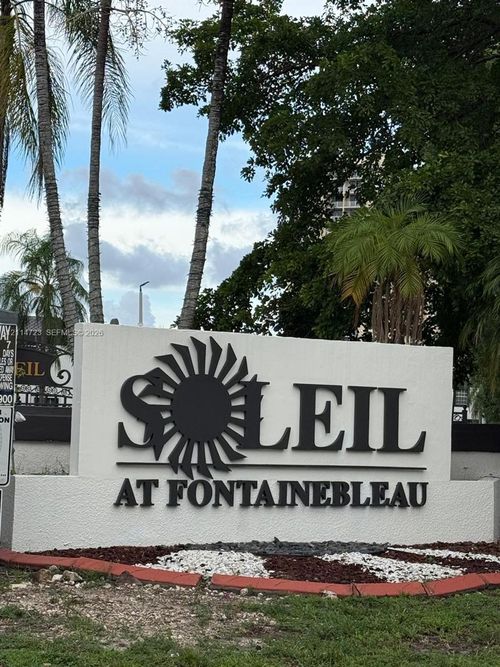 d209-9711 Fontainebleau Blvd, Miami, FL, 33172 | Card Image
