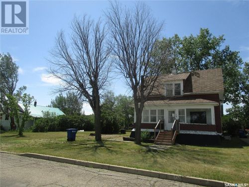12 4th St, Willow Bunch, SK, S0H4K0 | Card Image