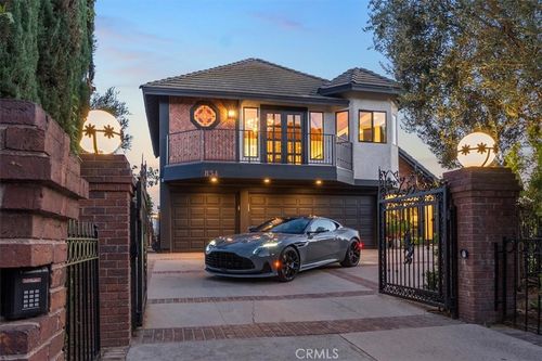 834 Moorside Dr, Glendale, CA, 91207-1136 | Card Image