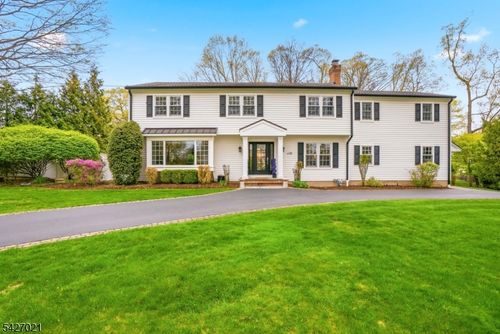 120 Tam O Shanter Dr, Mahwah, NJ, 07430-1550 | Card Image