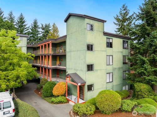 712 N 143rd St, Seattle, WA, 98133-6973 | Card Image